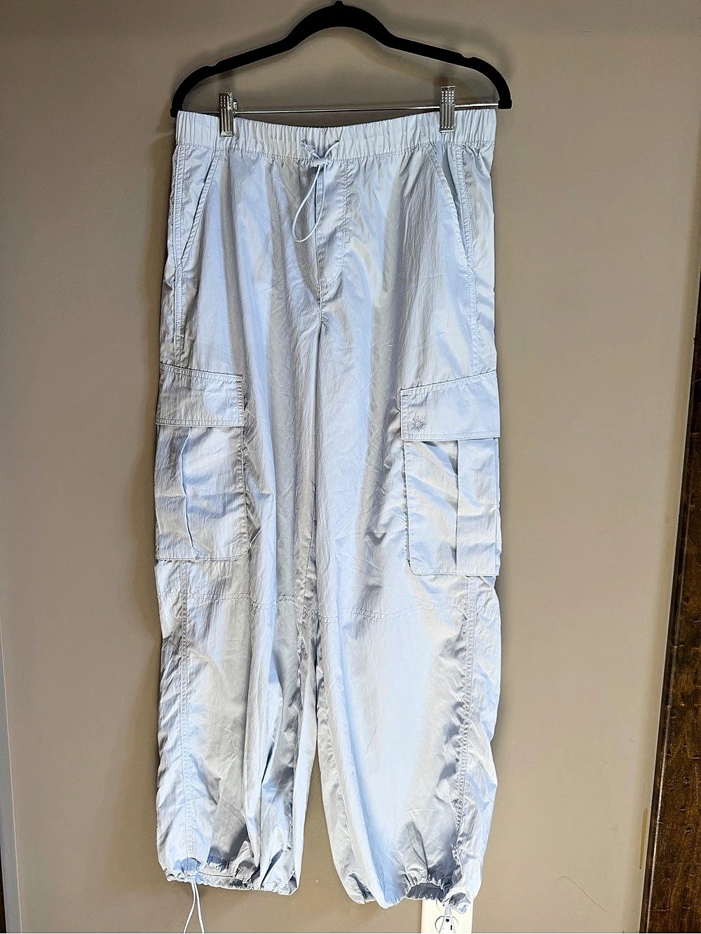 Offline by Aerie Women's Cargo Jogger Pants Light Blue Size Medium Like New